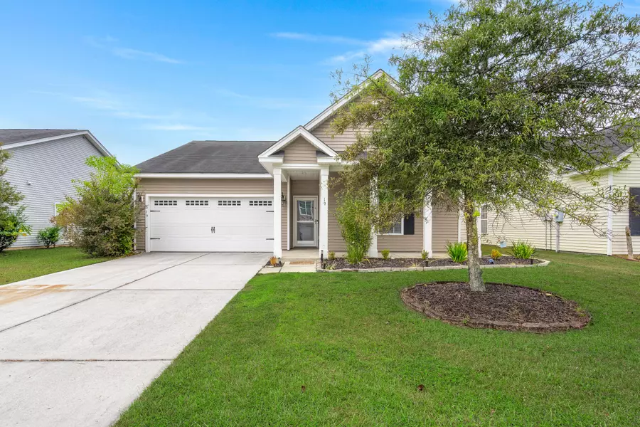 319 Harriswood Ln, Moncks Corner, SC 29461