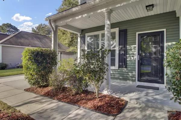 Summerville, SC 29485,8975 Planters Row Ln