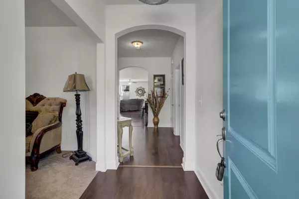 Summerville, SC 29485,196 W Smith St