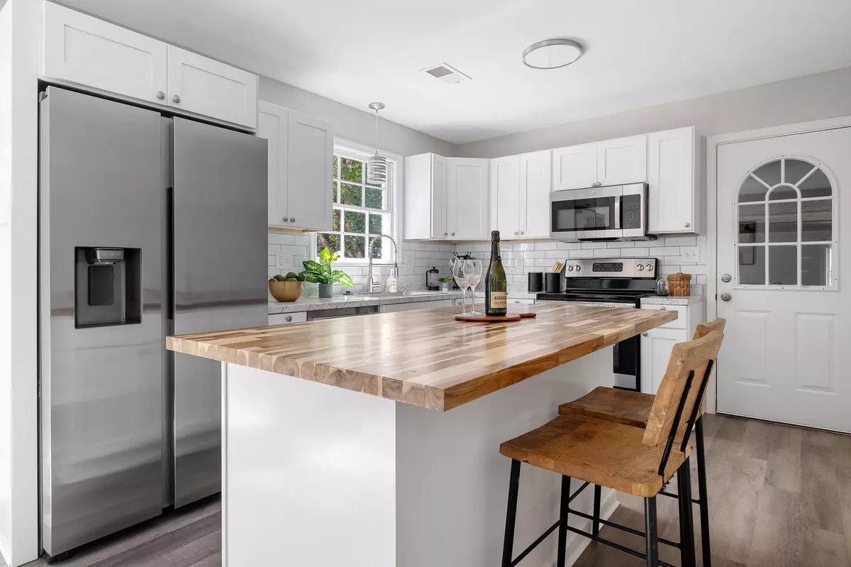 North Charleston, SC 29418,4211 Olivia Dr