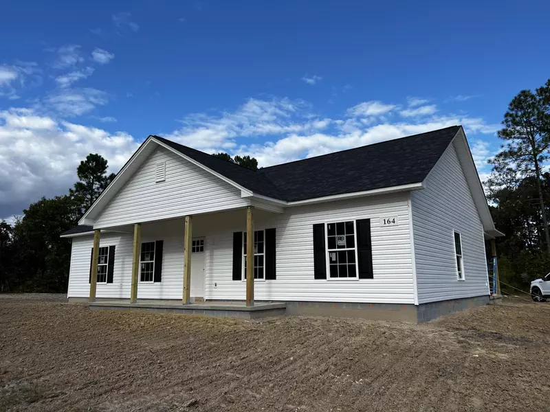 164 Miracle Dr, Eutawville, SC 29048