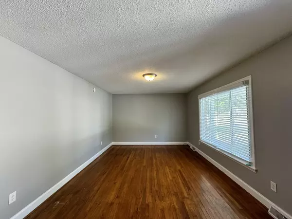 North Charleston, SC 29420,7655 Hillandale Rd