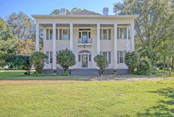 449 Gum St, Holly Hill, SC 29059