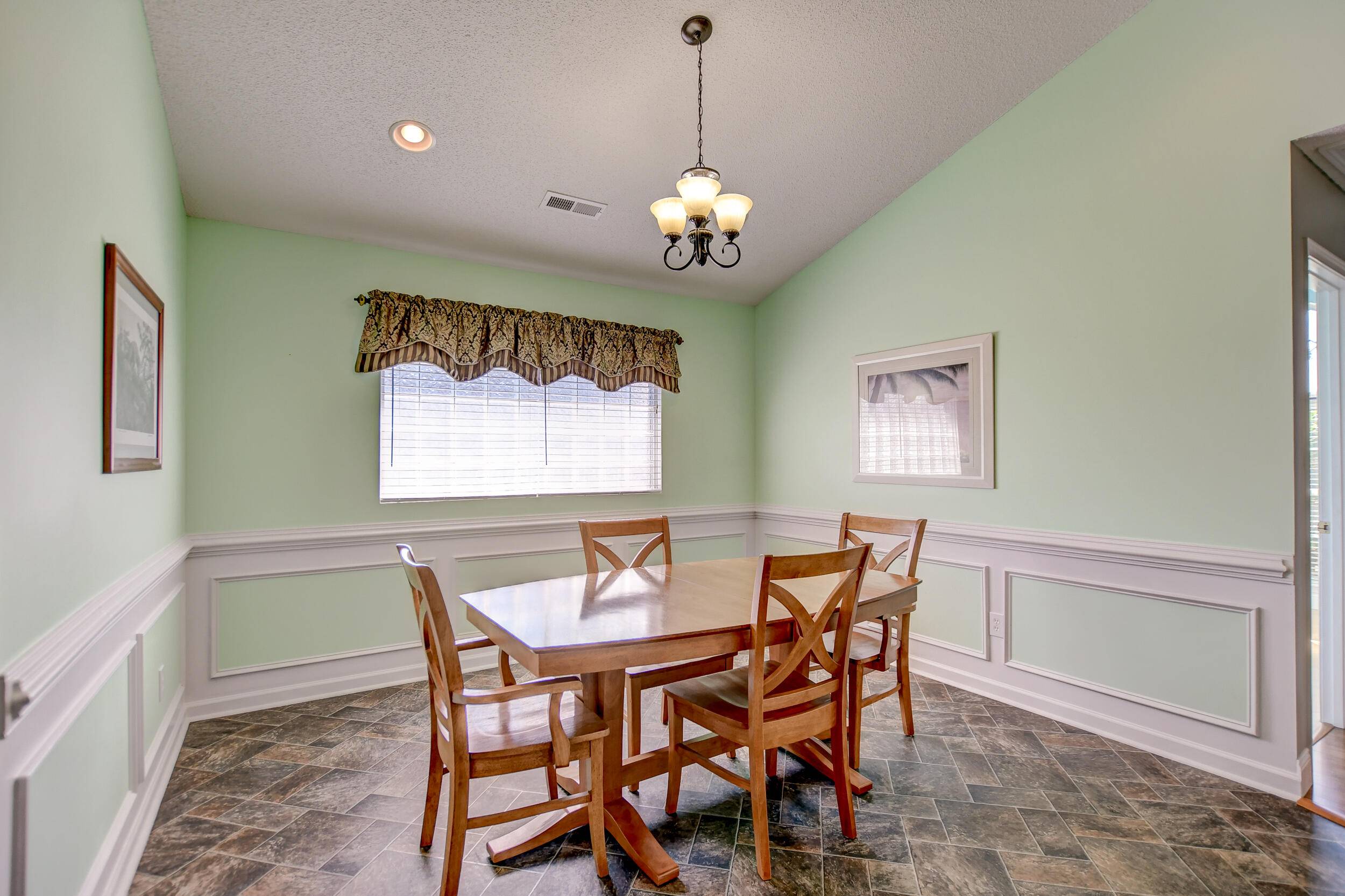 Summerville, SC 29485,102 Wyndham Dr
