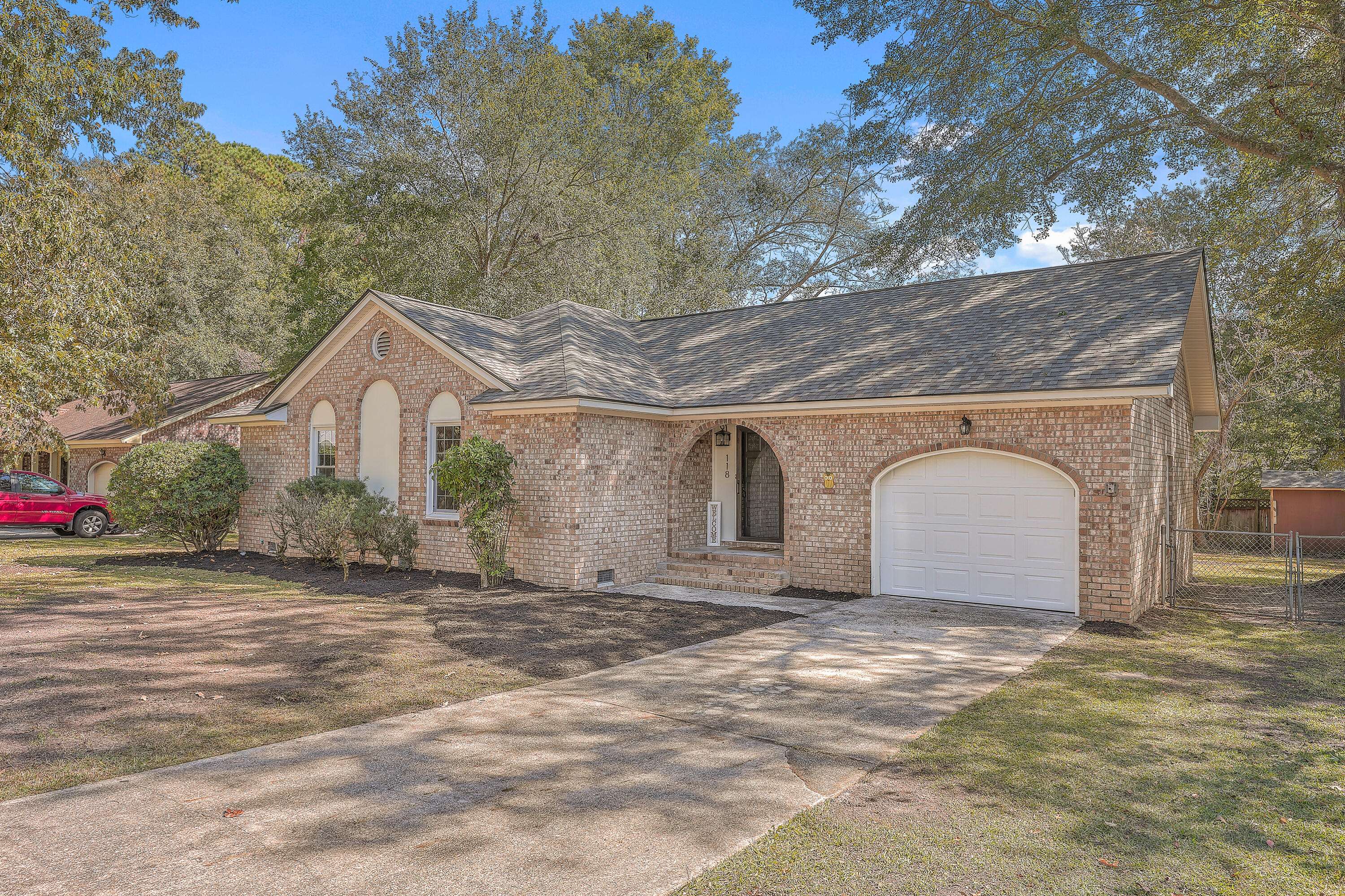 Summerville, SC 29485,118 Bramwell Dr