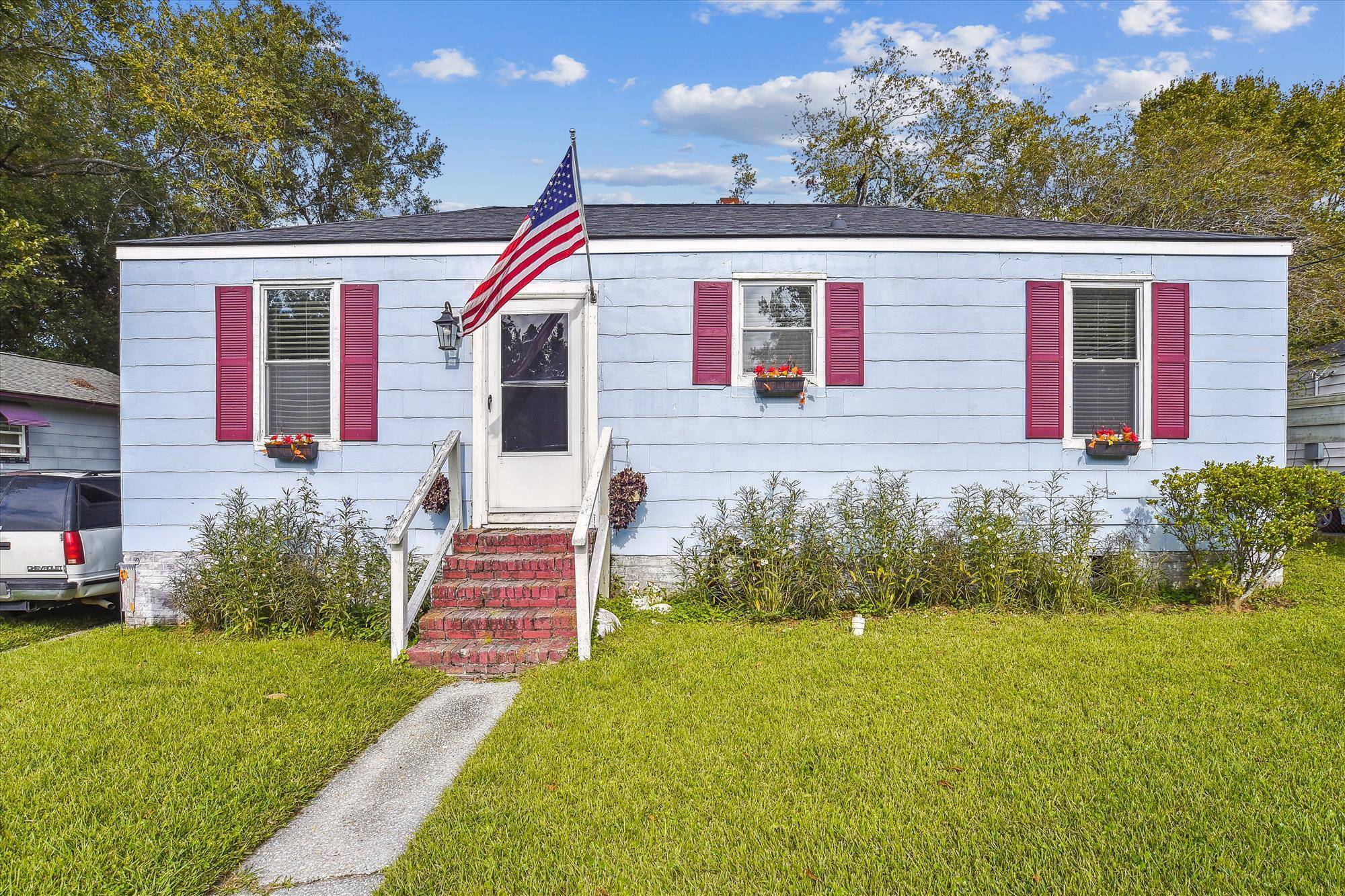 2724 Constitution Ave, North Charleston, SC 29405