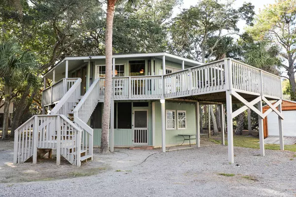 Edisto Island, SC 29438,613 Pompano St