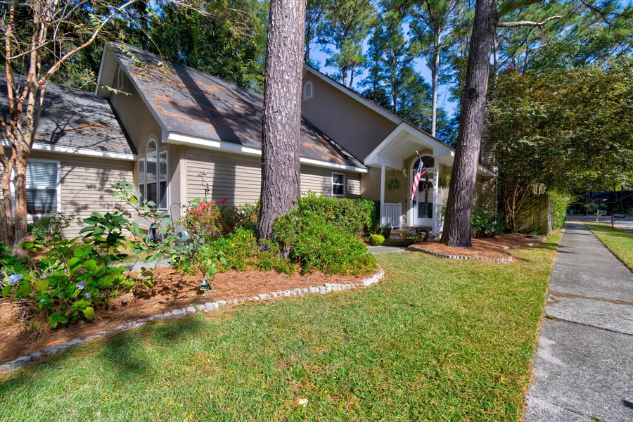 1956 Walkers Ferry Pl, Johns Island, SC 29455