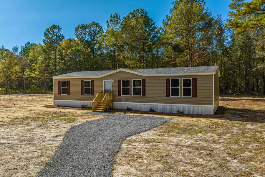 125 Hamp Ln, Saint Stephen, SC 29479