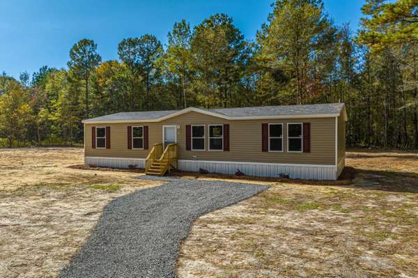 125 Hamp Ln, Saint Stephen, SC 29479