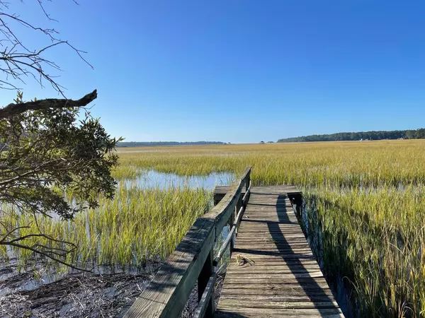 8639 Middleton Point Ln, Edisto Island, SC 29438