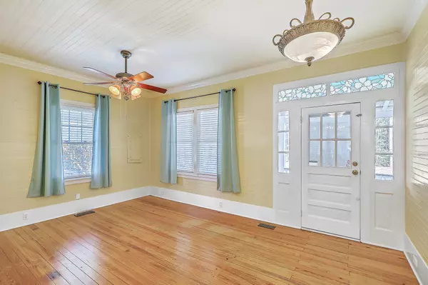 Summerville, SC 29483,728 E Butternut Rd