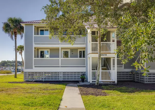 Folly Beach, SC 29439,64 Mariners Cay Dr