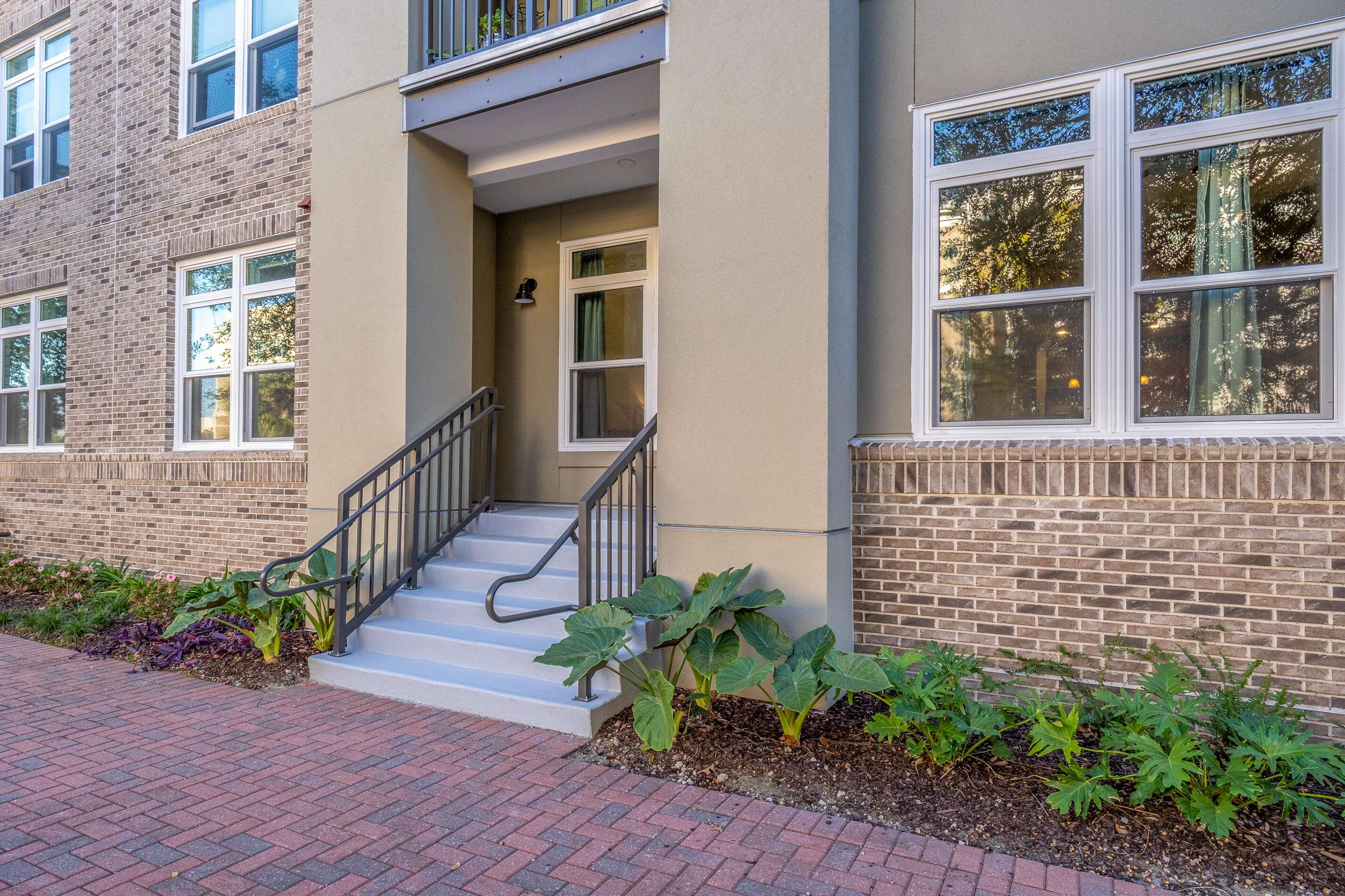 Charleston, SC 29492,135 Pier View St #105
