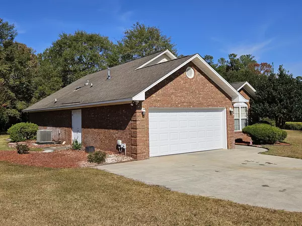 Manning, SC 29102,105 Oakview Cir