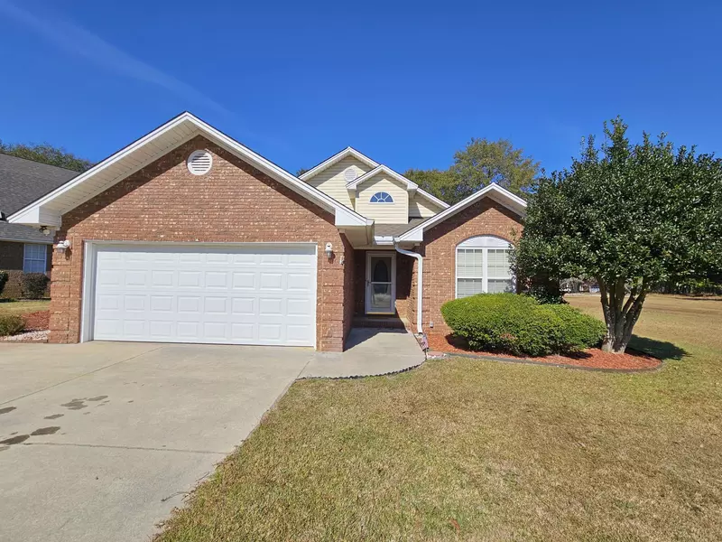 105 Oakview Cir, Manning, SC 29102