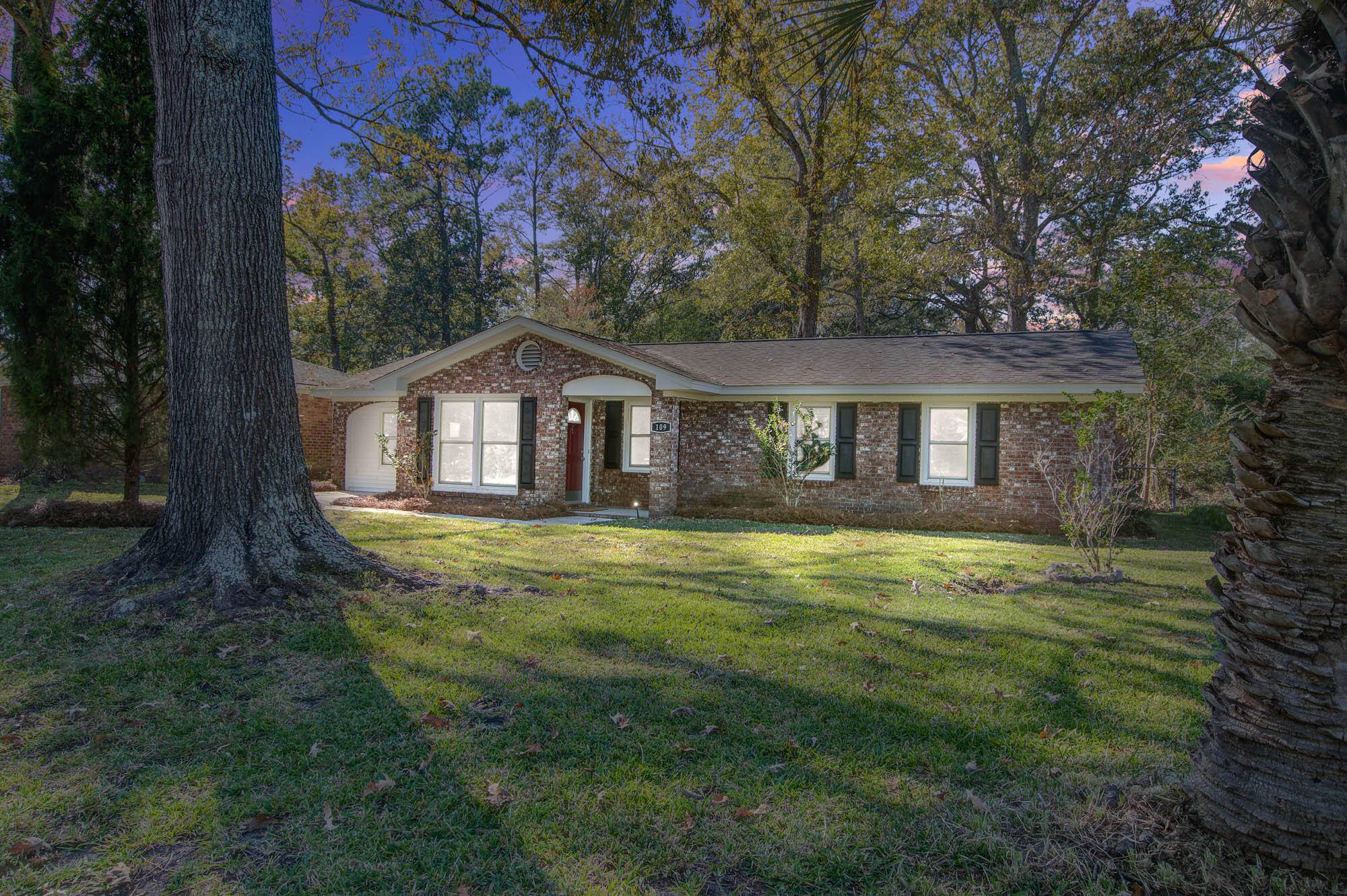 109 Sprucewood Dr, Summerville, SC 29485