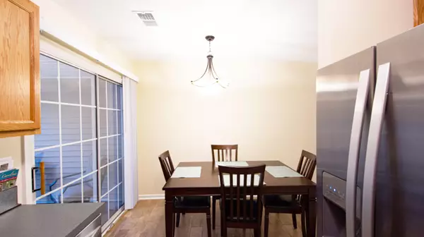 North Charleston, SC 29406,8142 Shadow Oak Dr