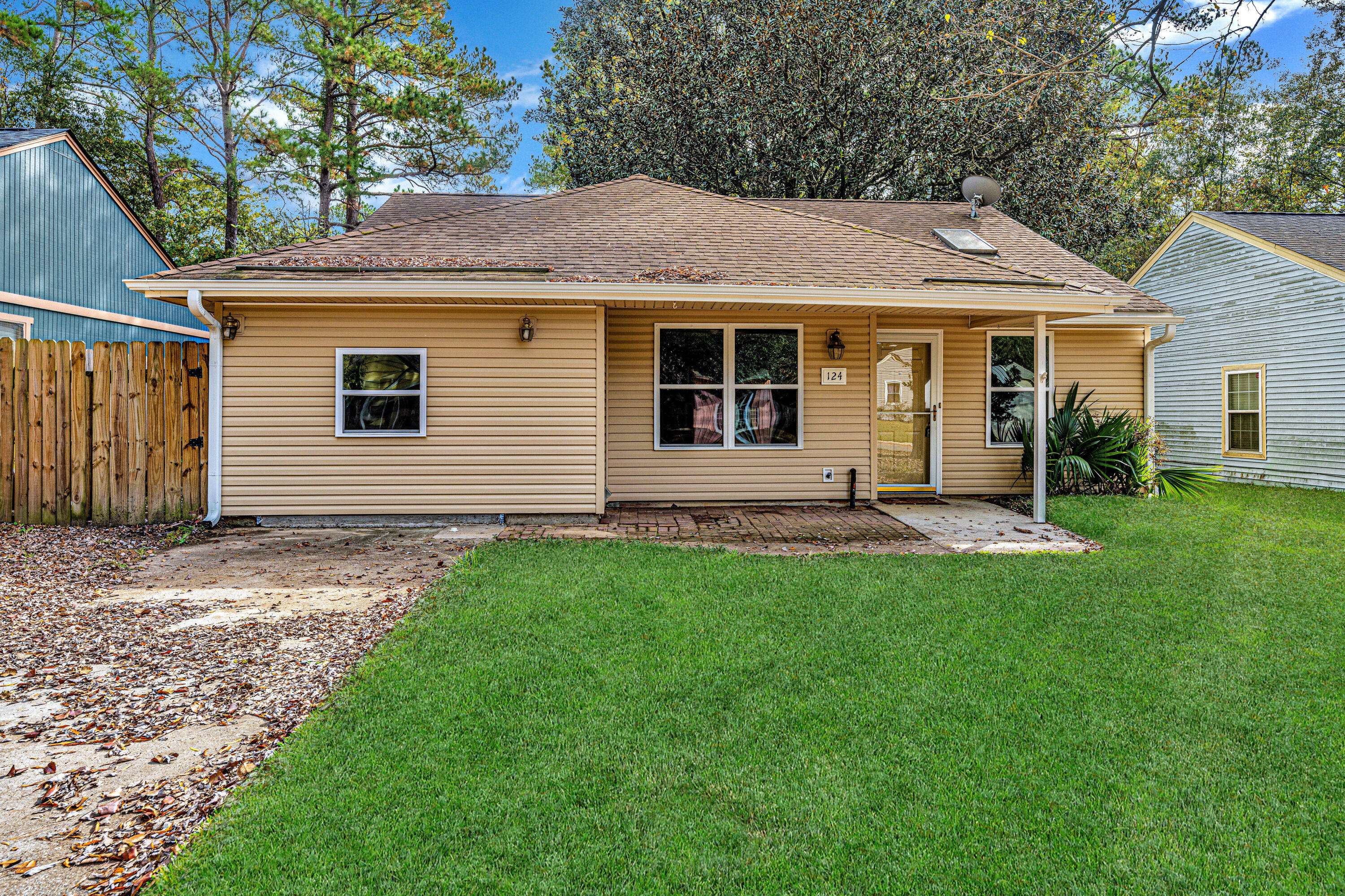 Ladson, SC 29456,124 Robert Dr