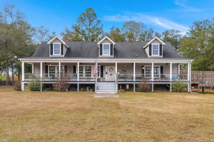 320 Brinson Ln, Bonneau, SC 29431