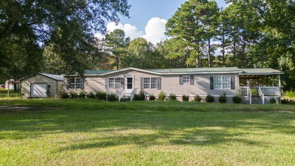 1091 Hudson Rd, Summerton, SC 29148