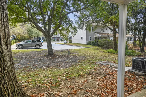 North Charleston, SC 29406,8010 Shadow Oak Dr