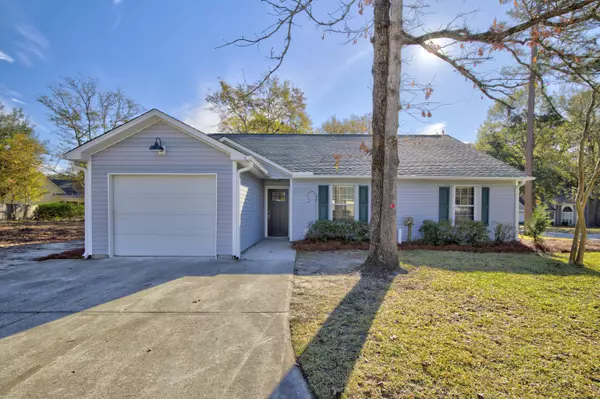 102 Hialeah Ct, Summerville, SC 29486