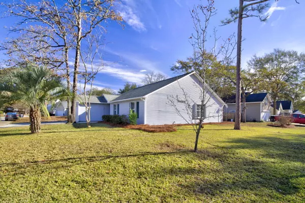 Summerville, SC 29486,102 Hialeah Ct