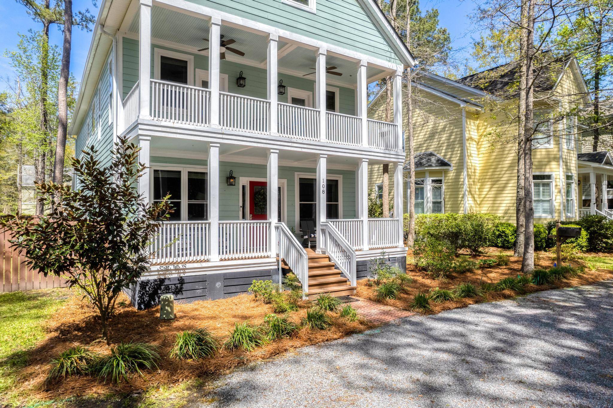 108 Lowndes Ln, Summerville, SC 29483