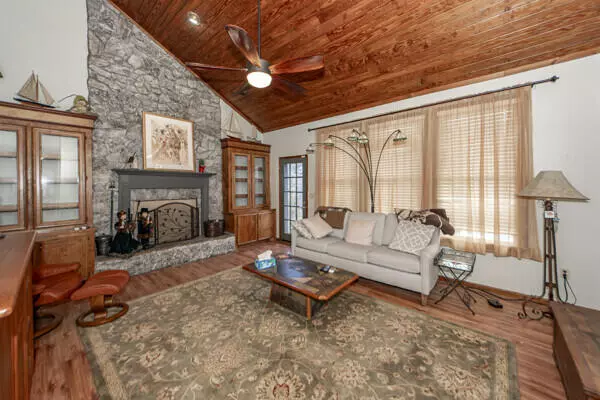 Summerville, SC 29485,121 Swan Dr