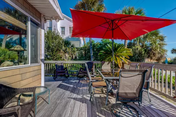 Folly Beach, SC 29439,614 E Arctic Ave