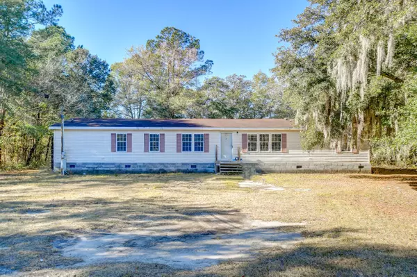 5795 Melvin Washington Dr, Ravenel, SC 29470