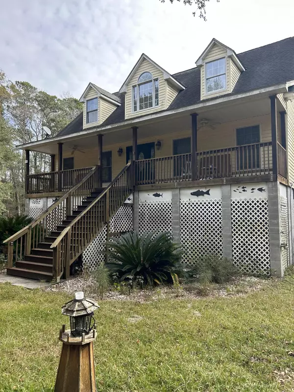 Saint Helena Island, SC 29920,154 Fripp Point Rd