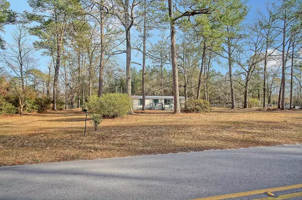 53 Albert St, Walterboro, SC 29488