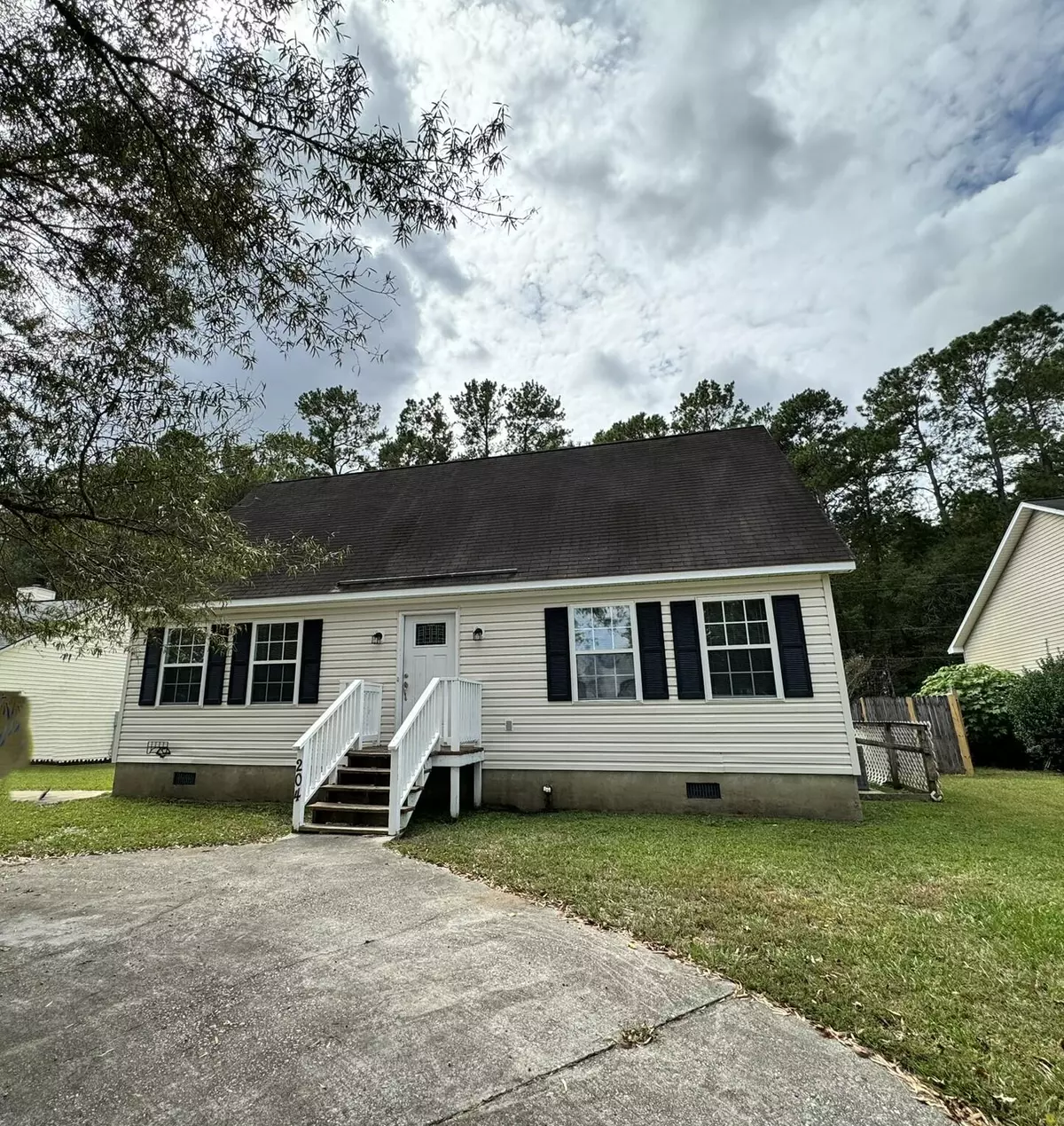 Summerville, SC 29483,204 Apache Dr