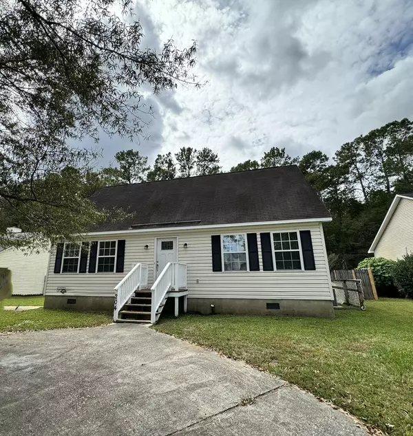 204 Apache Dr, Summerville, SC 29483