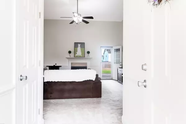 North Charleston, SC 29418,7692 Eagle Lake Rd