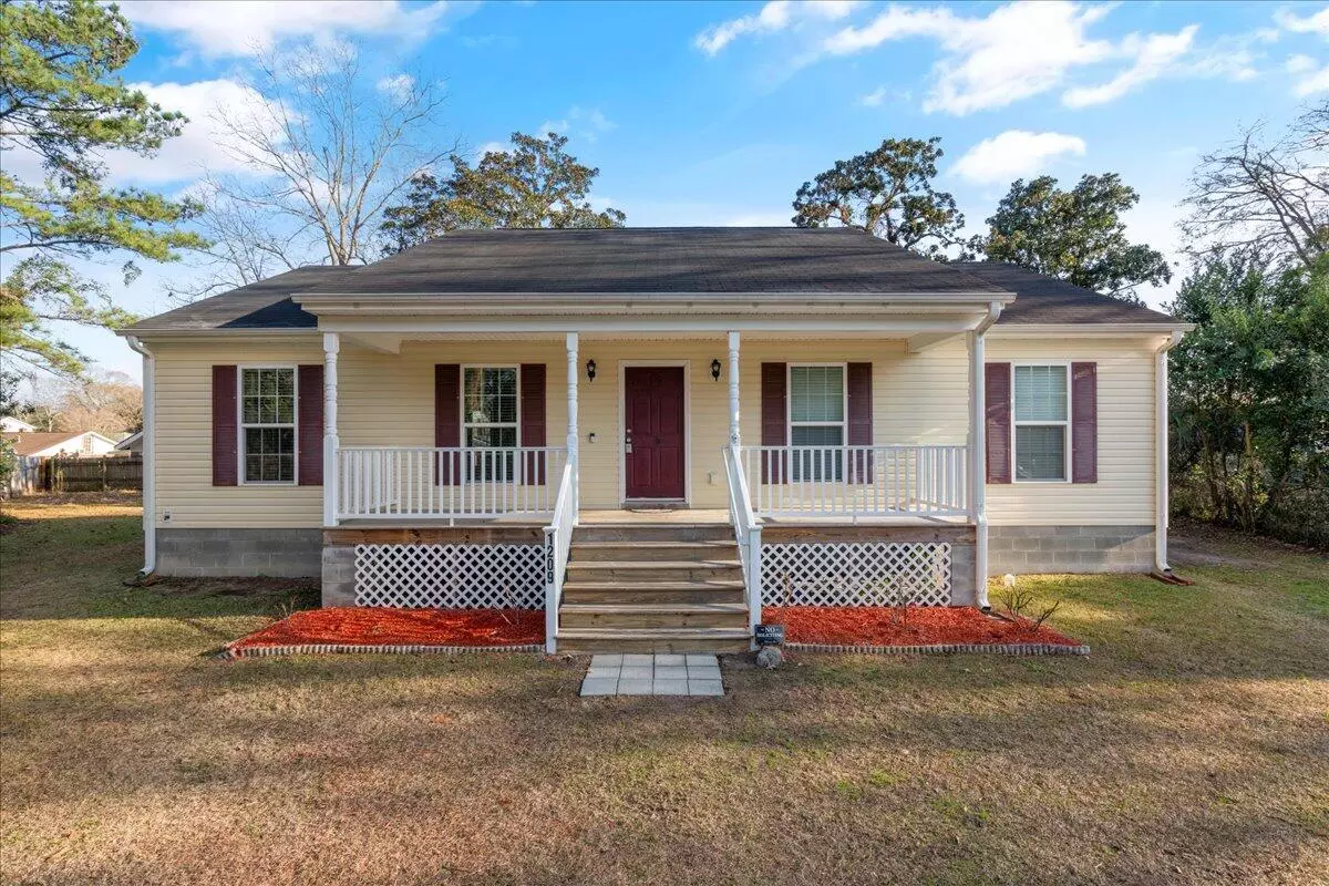 Hanahan, SC 29410,1209 Forest Dr