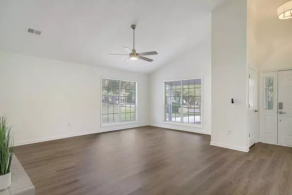 North Charleston, SC 29418,8329 Longridge Rd