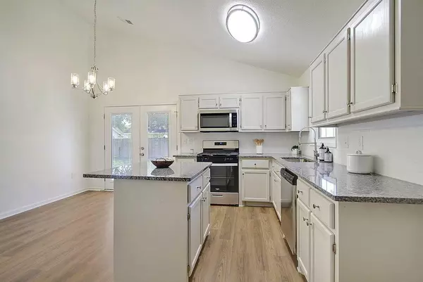 North Charleston, SC 29418,8329 Longridge Rd