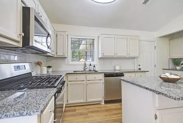 North Charleston, SC 29418,8329 Longridge Rd