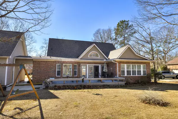 Manning, SC 29102,22 Ridge Lake Dr