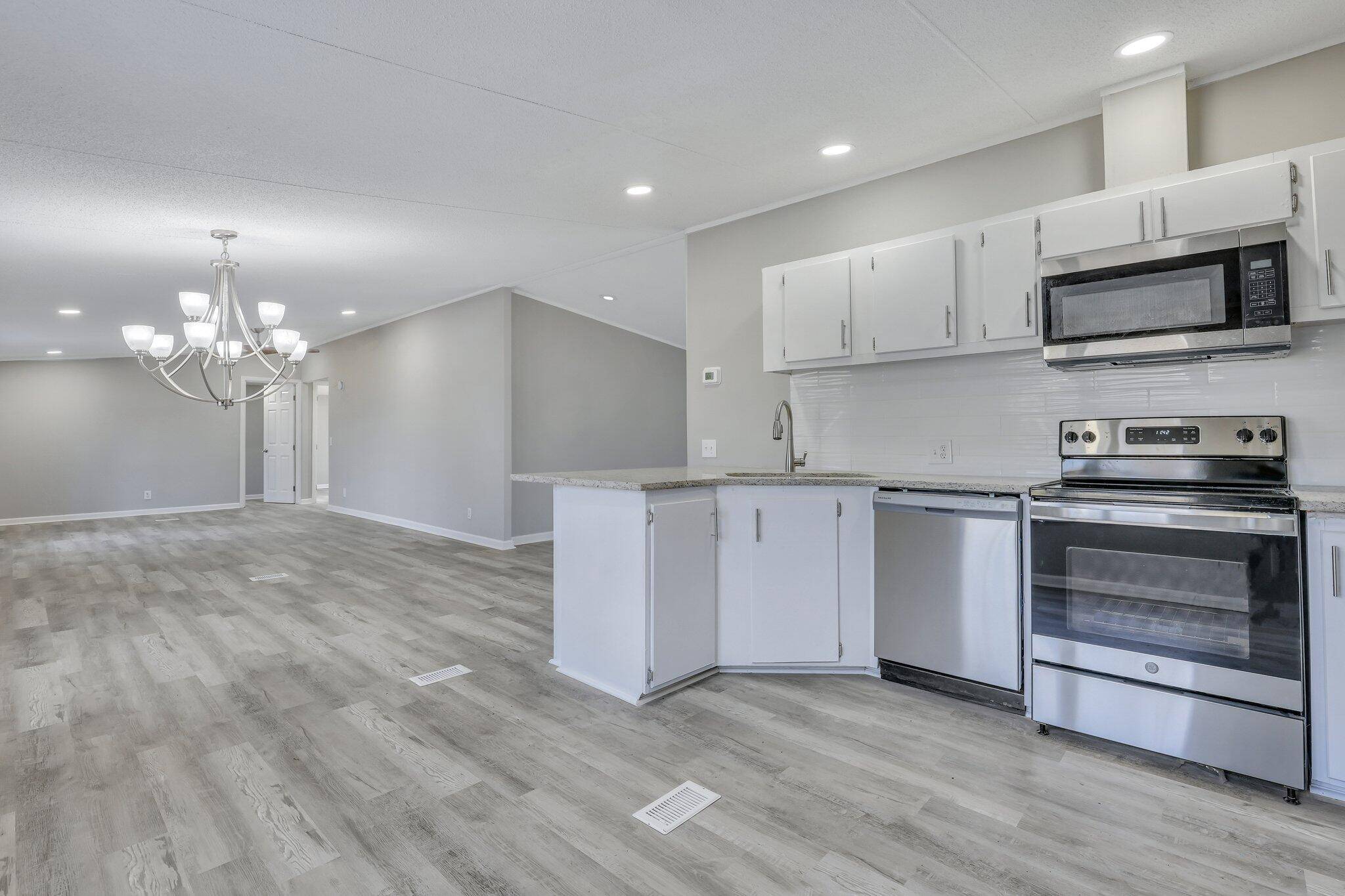 Summerville, SC 29483,113 Cady Dr