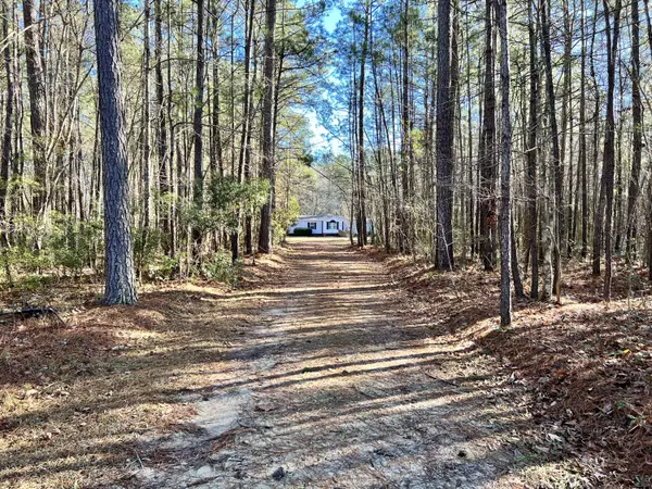 Bonneau, SC 29431,131 Foxden Ln