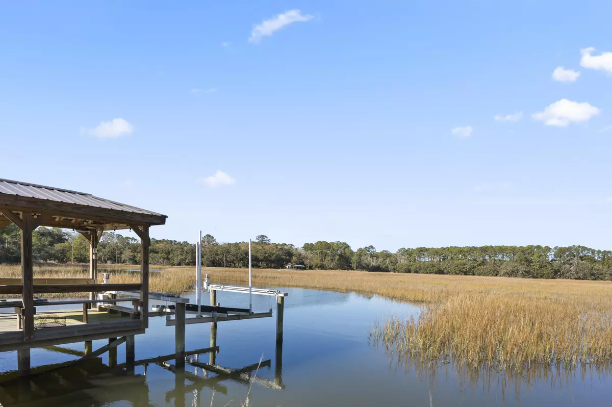 Wadmalaw Island, SC 29487,1695 Summer Marsh Ln