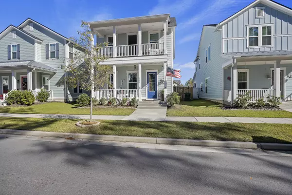 210 W Respite Ln, Summerville, SC 29483