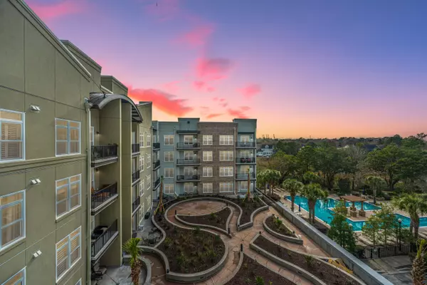 145 Pier View #404, Daniel Island, SC 29492