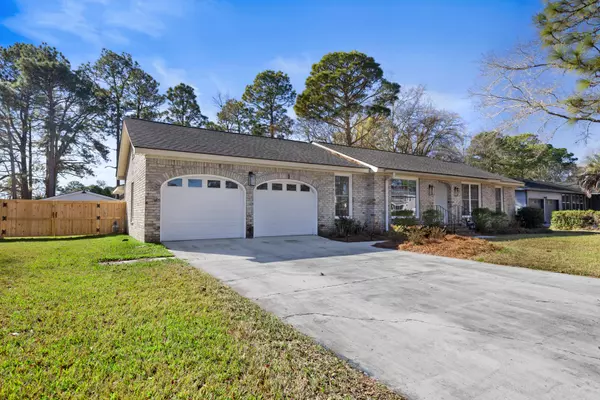 89 Saint James Blvd, Goose Creek, SC 29445