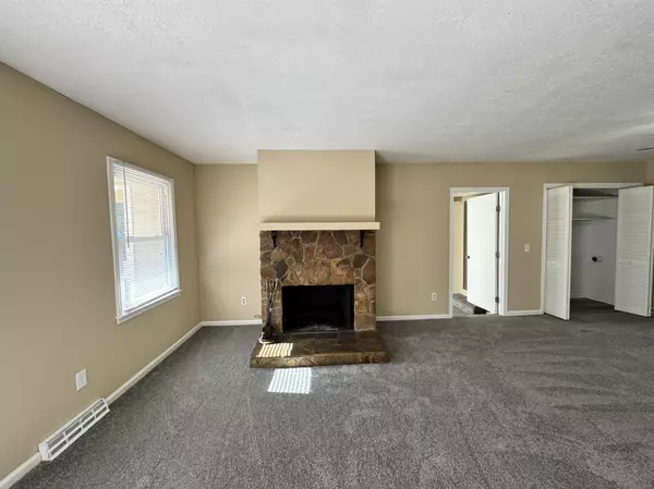 Summerville, SC 29483,206 Crestwood Dr