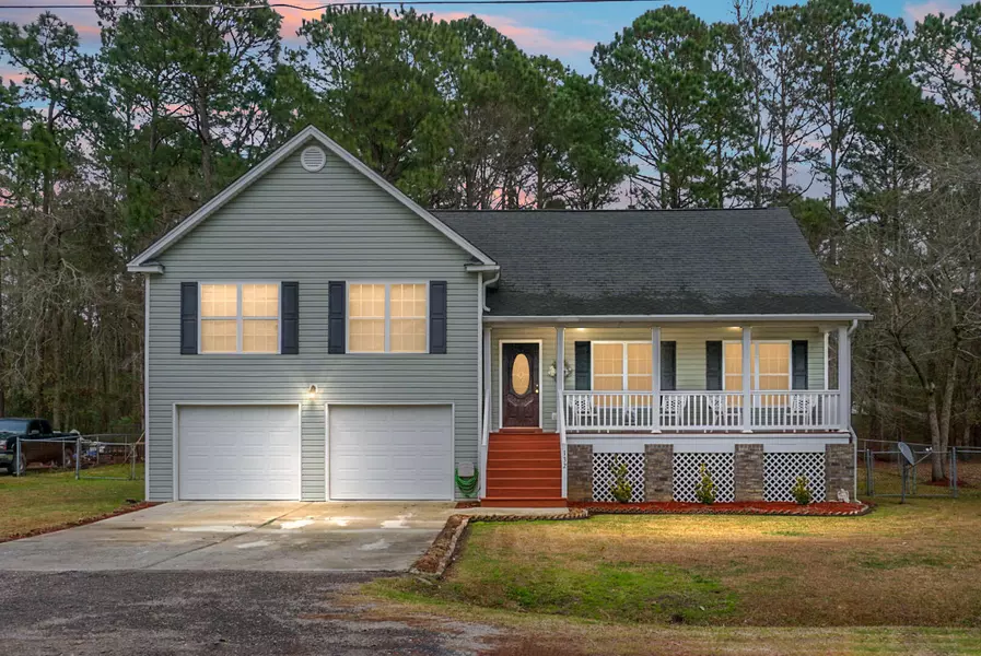 132 Dawsey Dr, Bonneau, SC 29431